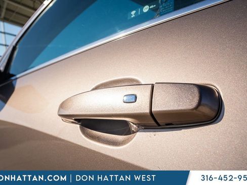 Used 2018 Chevrolet Malibu LT w/ Leather Package image 28