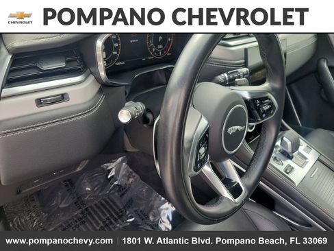 Used 2025 Jaguar F-PACE R-Dynamic S image 18