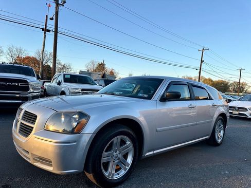 Used 2006 Dodge Magnum SE RWD image 3