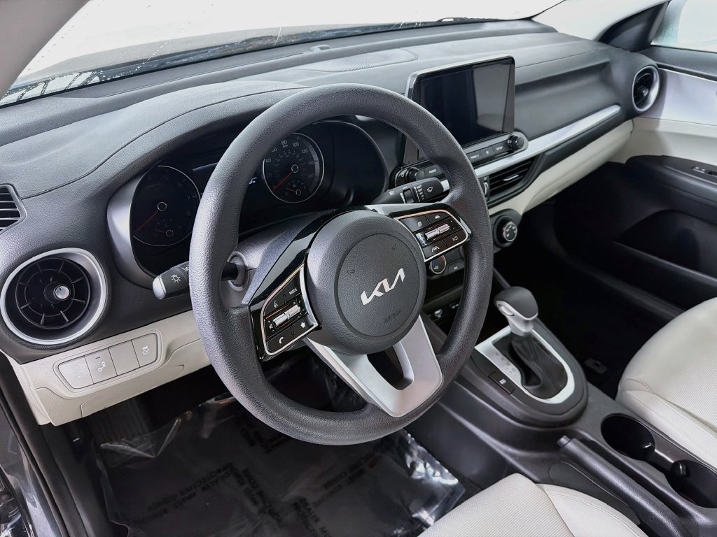 Certified 2023 Kia Forte LXS w/ LXS Technology Package FWD image 9