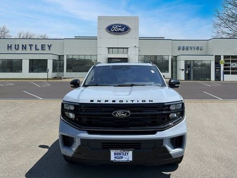 Used 2025 Ford Expedition Max Platinum w/ Stealth Appearance Package image 3