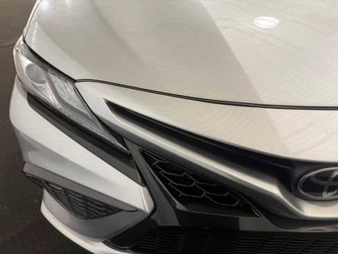 Used 2022 Toyota Camry XSE image 4