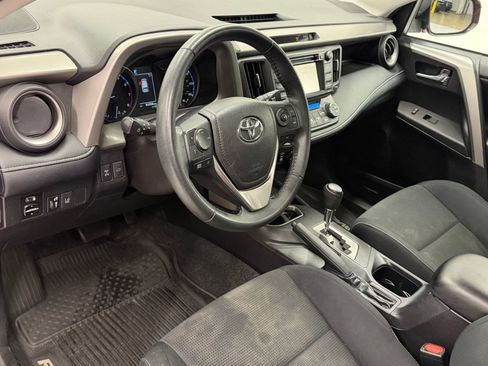 Used 2017 Toyota RAV4 XLE AWD/4WD image 3