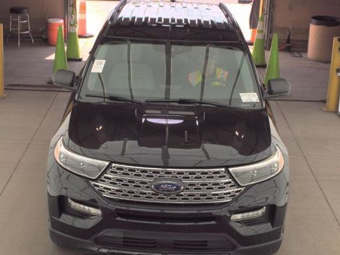 Used 2021 Ford Explorer XLT w/ Equipment Group 202A RWD image 2