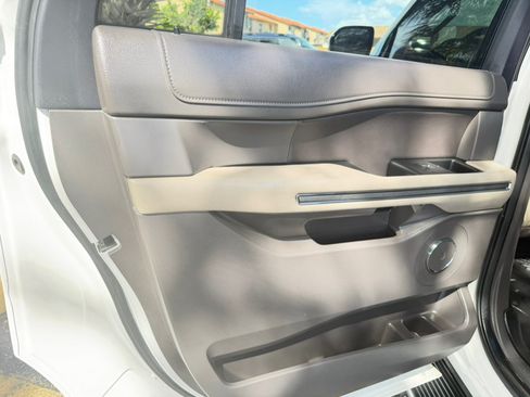 Used 2021 Ford Expedition Max XLT RWD image 37