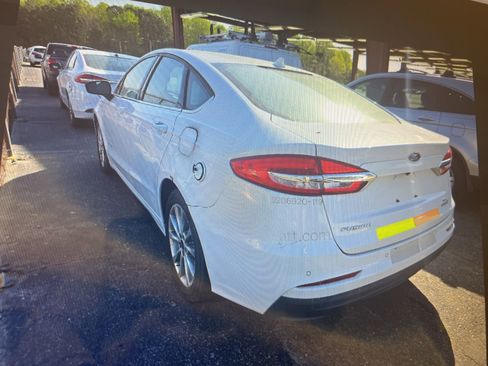 Used 2019 Ford Fusion SE image 14