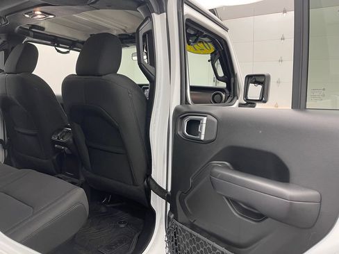 Used 2021 Jeep Gladiator Sport AWD/4WD image 32