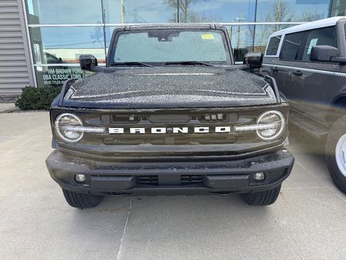 New 2026 Ford Bronco Outer Banks image 2