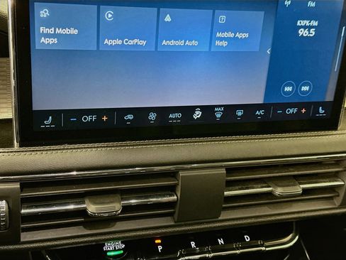 Used 2023 Lincoln Corsair AWD image 24