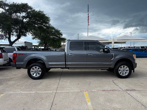 Used 2022 Ford F350 Platinum AWD/4WD image 8