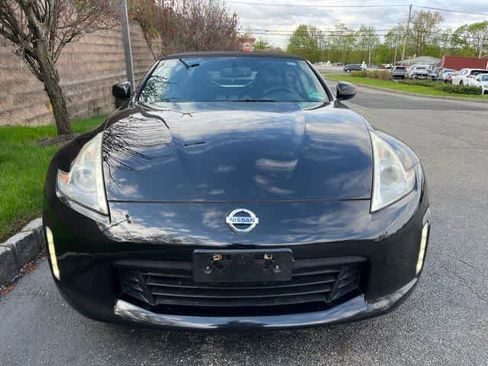 Used 2014 Nissan 370Z Touring w/ Sport Package RWD image 2
