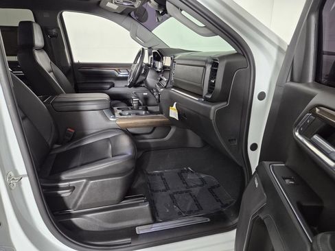 Used 2024 Chevrolet Silverado 1500 LT Trail Boss w/ LT Trail Boss Premium Package AWD/4WD image 33