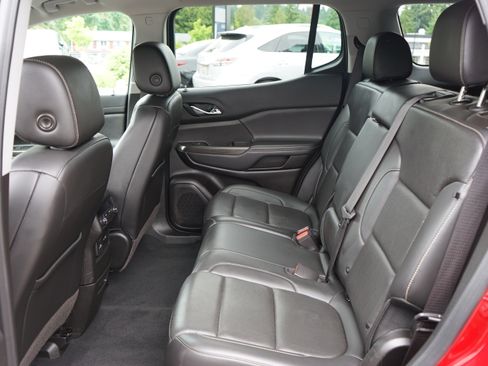 Used 2023 GMC Acadia SLT image 20