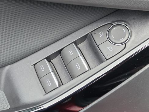 Used 2025 Chevrolet Equinox RS w/ Safety and Technology Package image 25