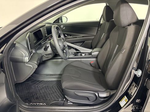 New 2025 Hyundai Elantra Blue image 15