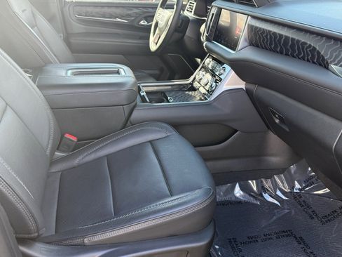 Used 2023 GMC Yukon Denali image 10
