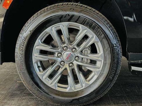 Used 2023 GMC Yukon SLT AWD/4WD image 25