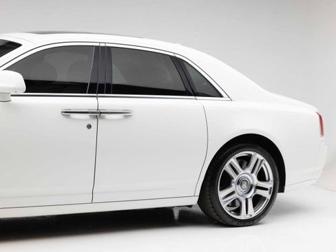 Used 2015 Rolls-Royce Ghost image 29