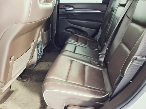 Used 2019 Jeep Grand Cherokee Overland image 10