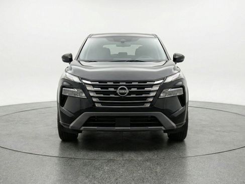 Used 2025 Nissan Rogue SV AWD/4WD image 2