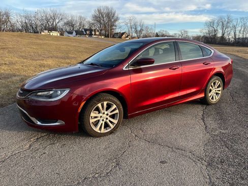 Used 2016 Chrysler 200 Limited w/ Convenience Group image 9