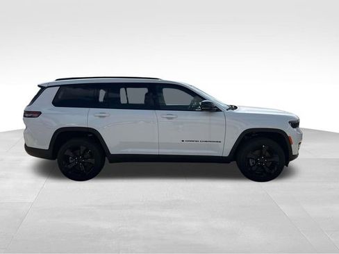 New 2025 Jeep Grand Cherokee L Altitude RWD image 24