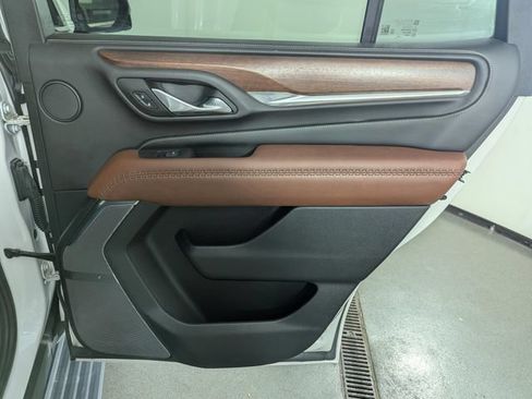 Used 2023 GMC Yukon Denali Ultimate AWD/4WD image 26