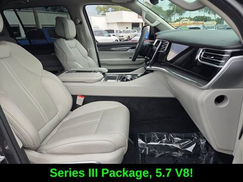 Used 2022 Jeep Wagoneer Series III w/ Convenience Group I RWD image 17