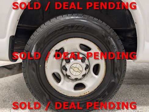 Used 2020 Chevrolet Express 2500 Extended RWD image 11