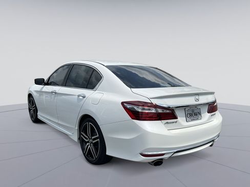 Used 2016 Honda Accord Sport image 7