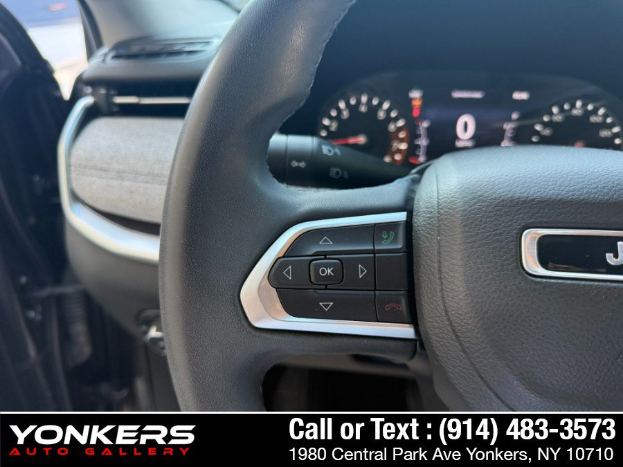 Used 2022 Jeep Compass Latitude AWD/4WD image 32