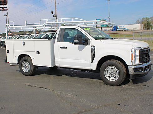 Used 2025 Ford F250 XL w/ XL Chrome Package RWD image 2