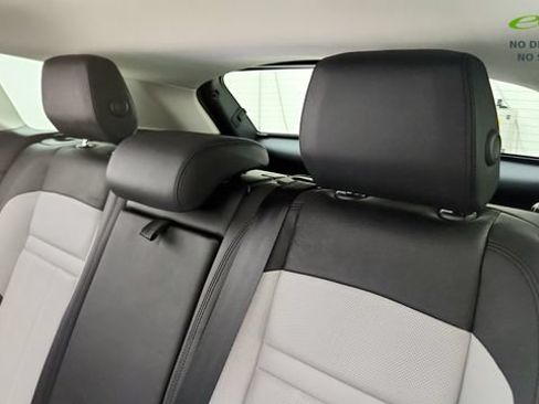 Used 2024 Land Rover Range Rover Evoque Dynamic SE AWD/4WD image 42