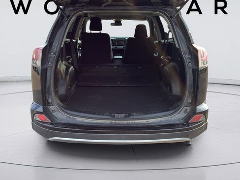 Used 2018 Toyota RAV4 XLE w/ Plus Extra Value Package FWD image 19