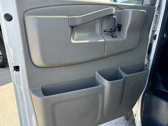 Used 2016 Chevrolet Express 2500 RWD image 19