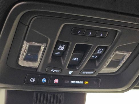 Used 2022 Chevrolet Silverado 1500 ZR2 w/ Technology Package AWD/4WD image 26