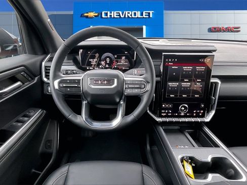 Used 2024 GMC Acadia Elevation w/ Luxury Package image 8