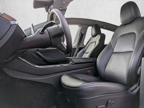 Used 2023 Tesla Model Y Performance image 14