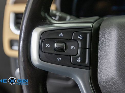 Used 2022 Chevrolet Suburban Premier AWD/4WD image 14