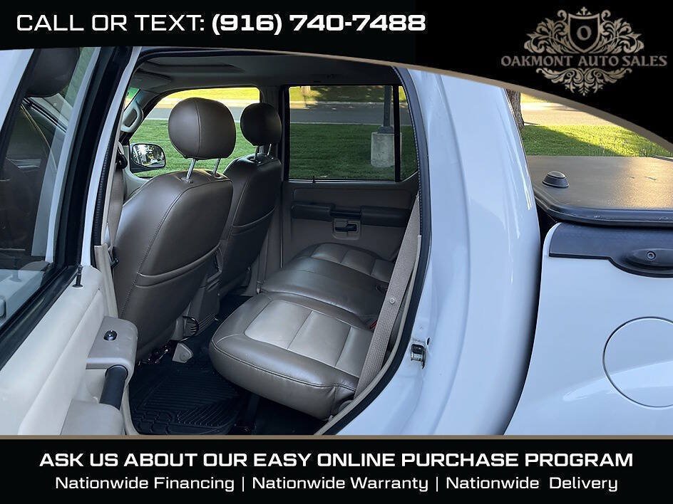 Used 2005 Ford Explorer Sport Trac XLT AWD/4WD image 19
