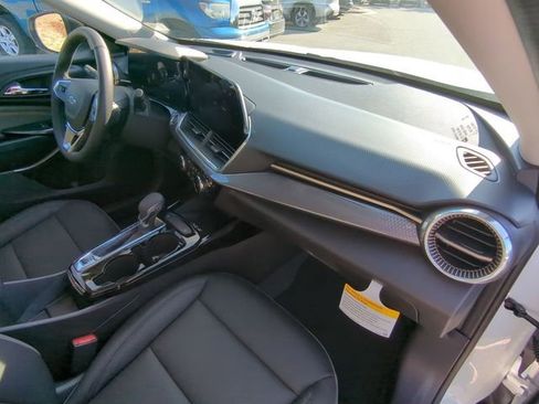 New 2026 Chevrolet Trax ACTIV w/ Sunroof Package image 46