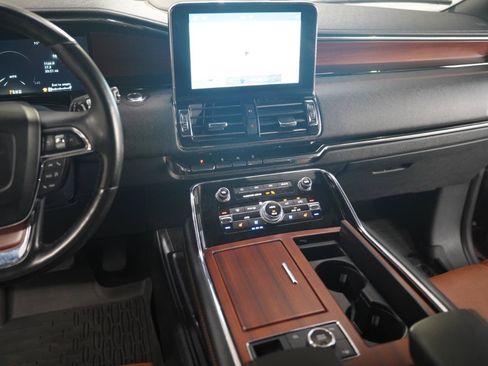 Used 2021 Lincoln Navigator L Reserve w/ Luxury Package AWD/4WD image 18