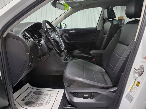 Used 2018 Volkswagen Tiguan SEL w/ 3rd Row Seat Package AWD/4WD image 9