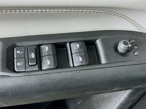 Used 2022 Jeep Compass Limited image 15