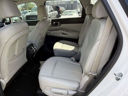 Used 2023 Kia Sorento EX FWD image 17