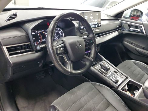 Used 2024 Mitsubishi Outlander SE AWD/4WD image 17