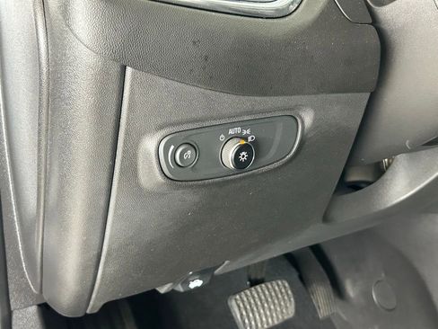 Used 2022 Chevrolet Equinox LT image 47