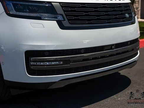 Used 2025 Land Rover Range Rover Long Wheelbase SE AWD/4WD image 32