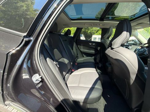 Used 2024 Volvo XC60 B5 Plus w/ Protection Package Premier AWD/4WD image 22
