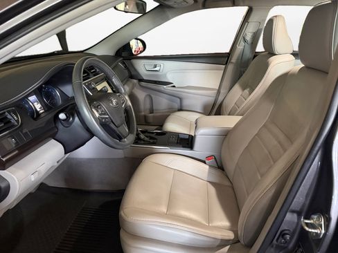 Certified 2017 Toyota Camry XLE FWD image 11